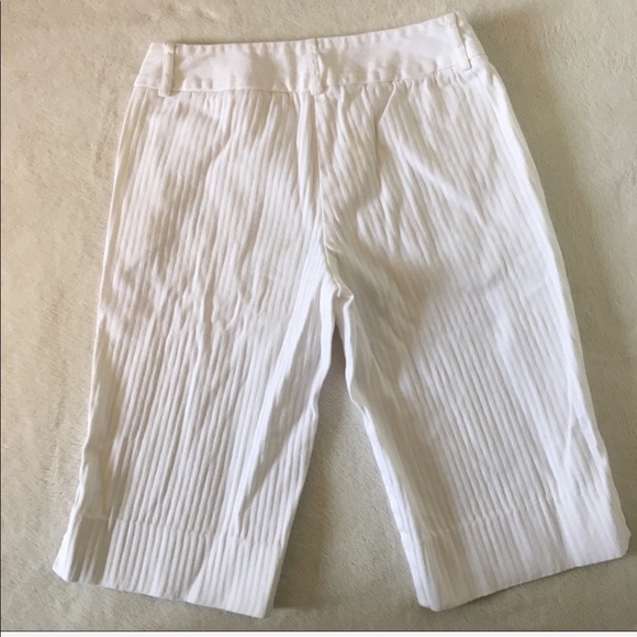 White House Black Market White Bermuda Shorts - Picture 2 of 5